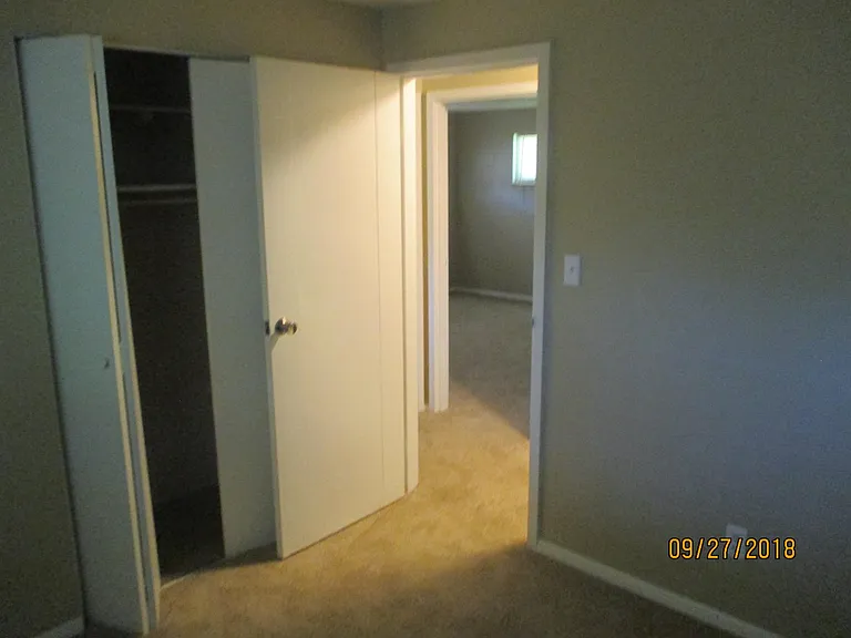 3585 Roswell Dr — Photo 14