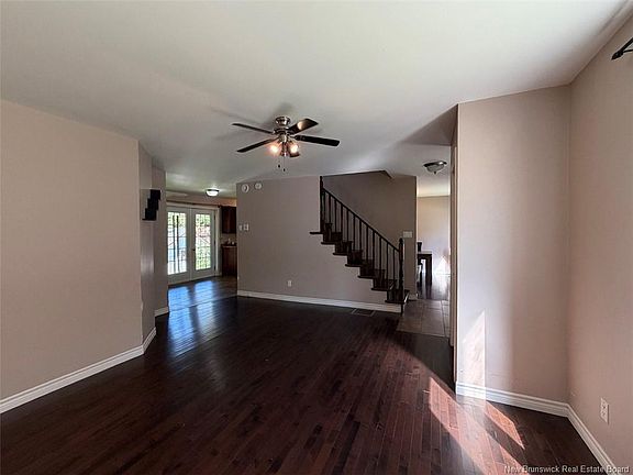 4th image of 12 Fort Ave