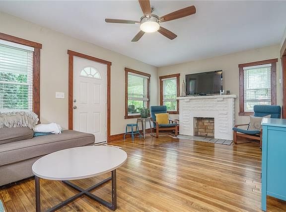 5th image of 5206 Woodland Ave