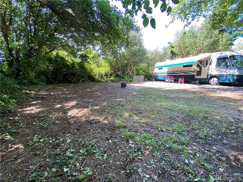 599 Volans Ave SW photo 1