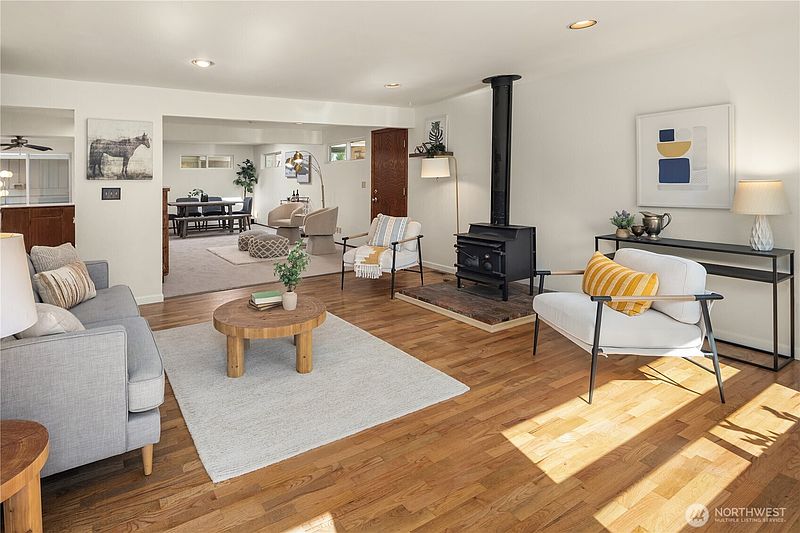 3rd image of 570 SE Andrews Street