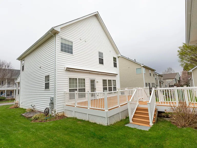 341 Bullskin St — Photo 36