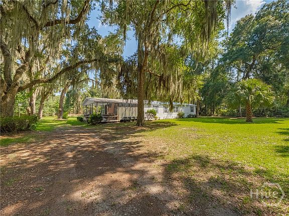 4th image of 1045 Live Oak Lane NE