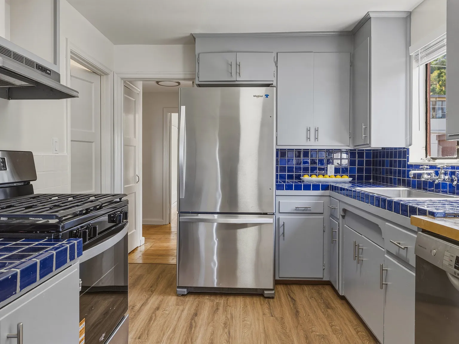 2 bed, 1.0 bath, $4,950 — Photo 4