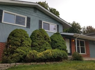 10928 Ridge Forest Dr, Saint Louis, MO 63123