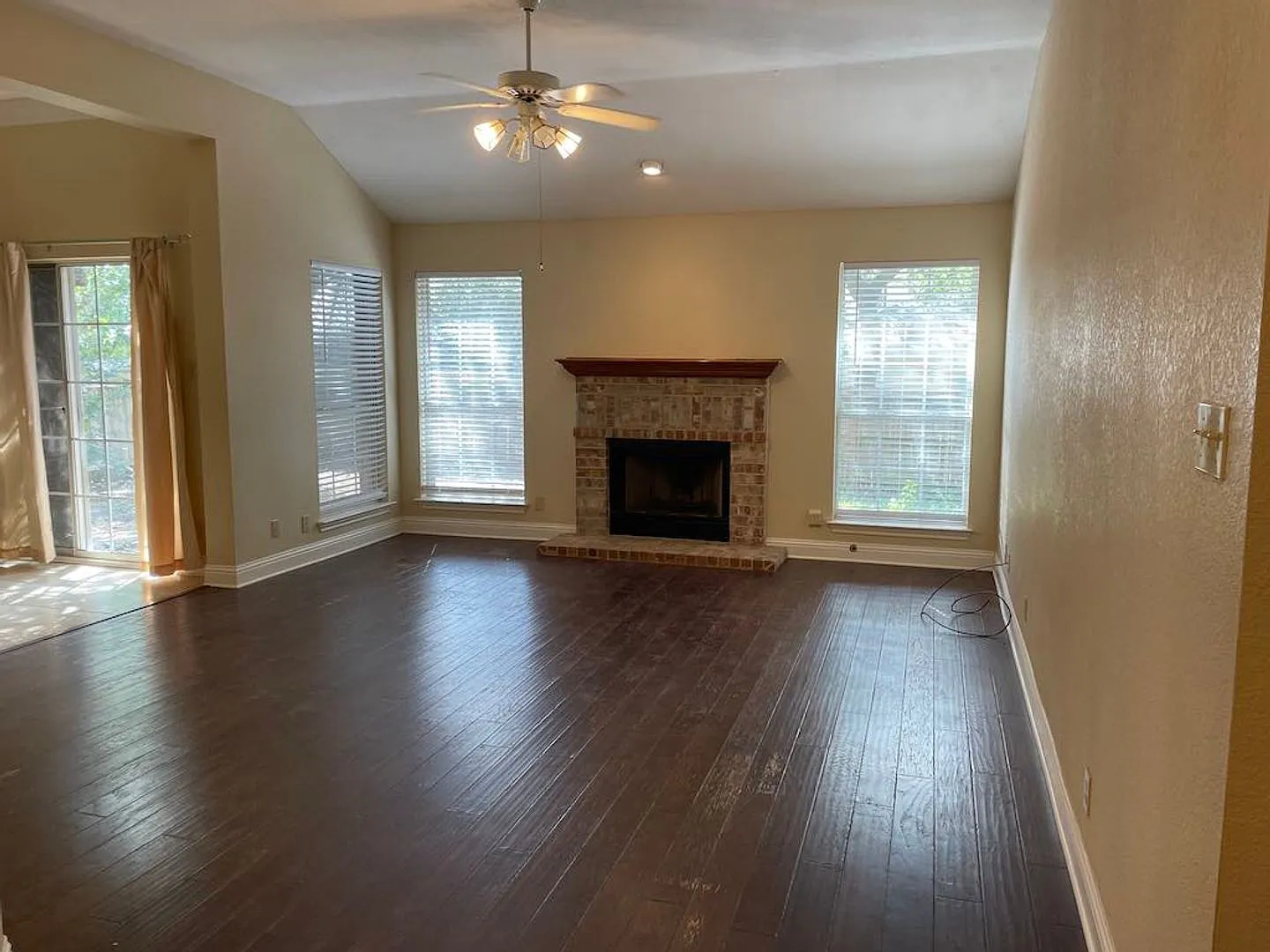 Beautiful Home Available in Cypress Mill! — Photo 4