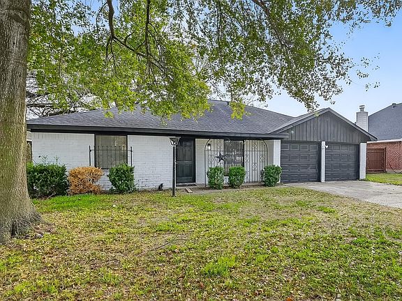 3rd image of 11107 Cedarview Ln