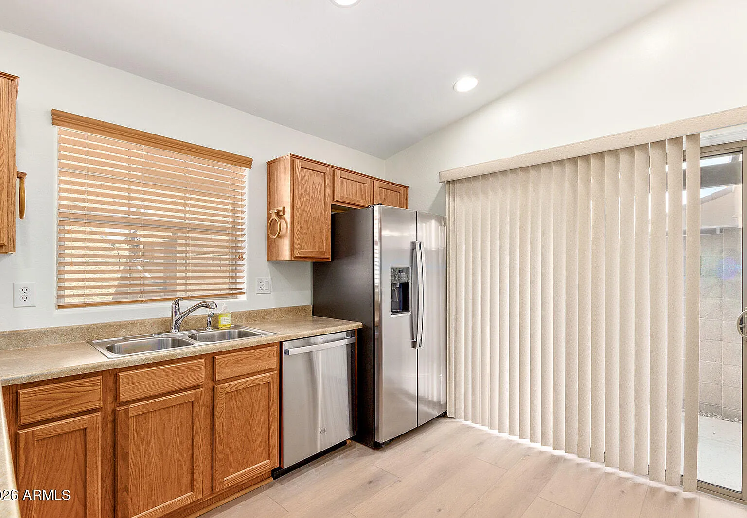 2 bed, 2.5 bath, 1460 sqft, $1,900 — Photo 3