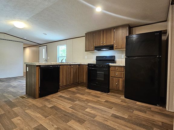 2nd image of 525 Kelly Rd #3