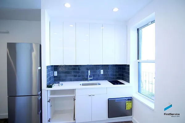 Rented by FirstService Realty (legacy) | media 18