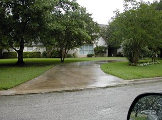 1942 Mount Vernon, Seguin, TX 78155