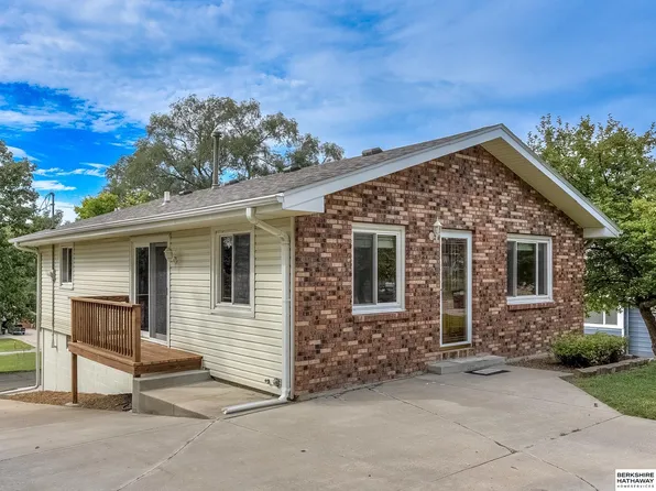 4420 S 46th St, Omaha, NE 68117