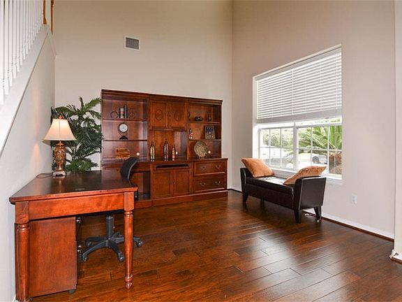 4th image of 18519 Falcon Crest Dr