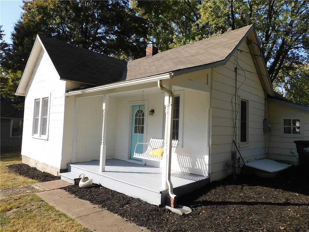 838 Limit St, Leavenworth, KS 66048 Zillow