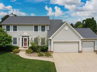 3308 Peppertree Ln, Bloomington, IL