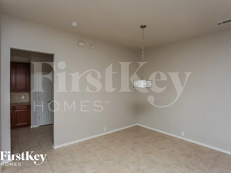 2744 Cedar Ridge Ln — Photo 4
