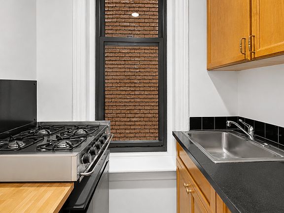 4th image of 23 Grove St APT 1A