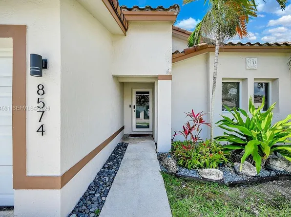 8574 SW 211th Ter, Cutler Bay, FL 33189