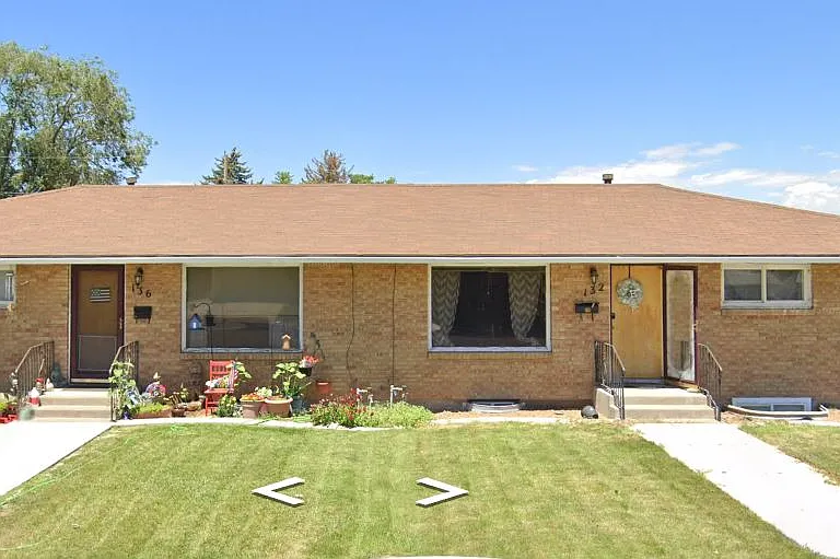 2 bed 1 bath Duplex home — Photo 1