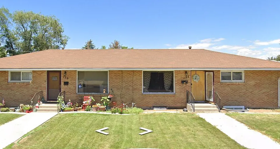 2 bed 1 bath Duplex home