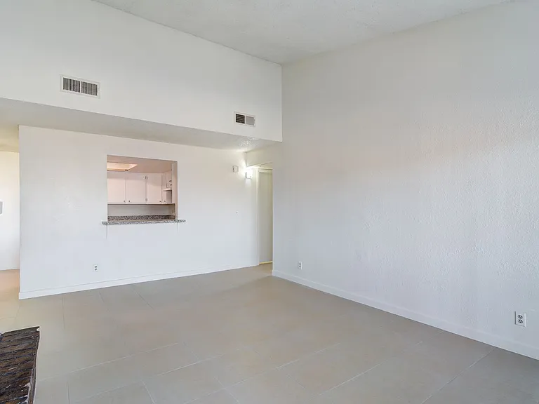 2981 Country Manor Ln #117 — Photo 3