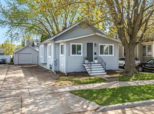 821 W 6th Ave, Oshkosh, WI 54902