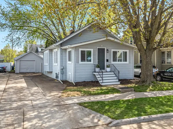 821 W 6th Ave, Oshkosh, WI 54902