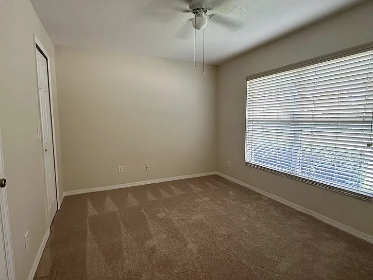 2074 Foxwood Dr — Photo 7