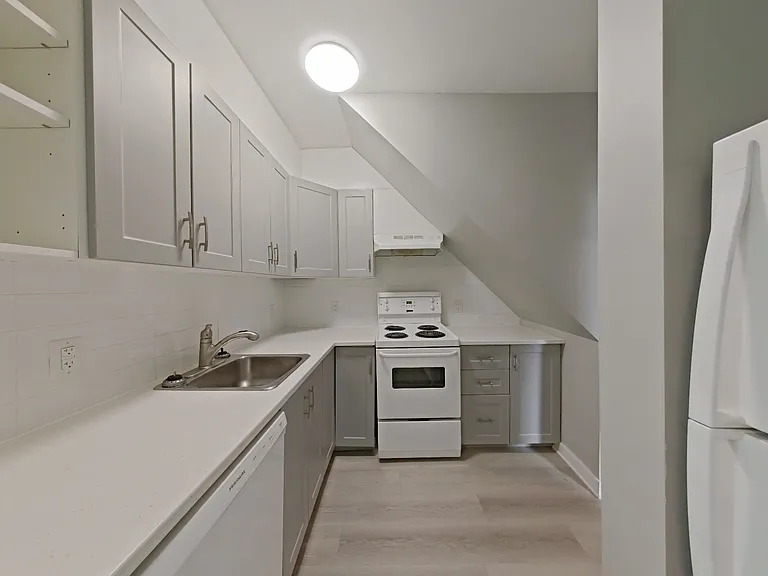 92 Marlborough Ave #3 — Photo 2