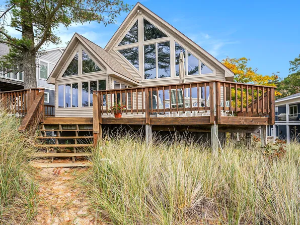 3541 S Lakeview Dr, Shelby, MI 49455