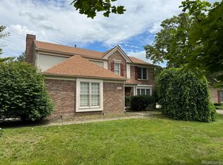 6112 Meadowview Dr, Canton, MI 48187