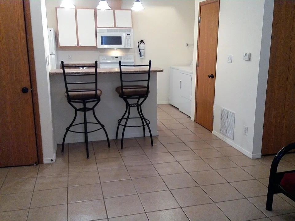kitchen/laundry facilities