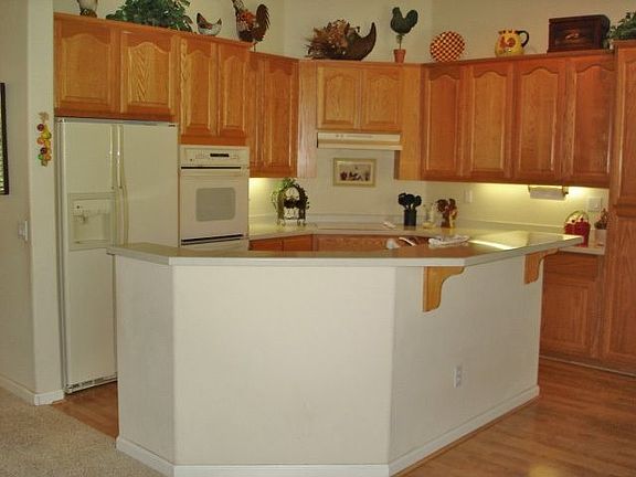 Kitchen-Cabinets W/ Pullout Drawers