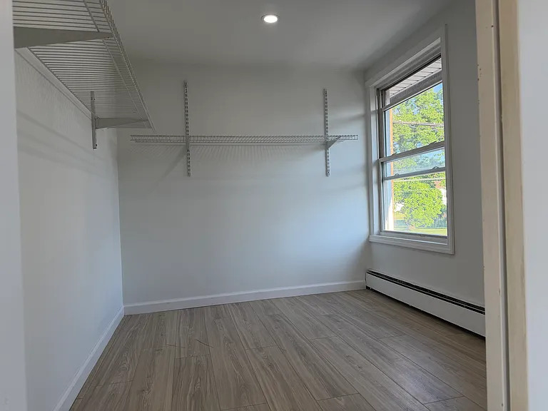 210 Ziegler St — Photo 10