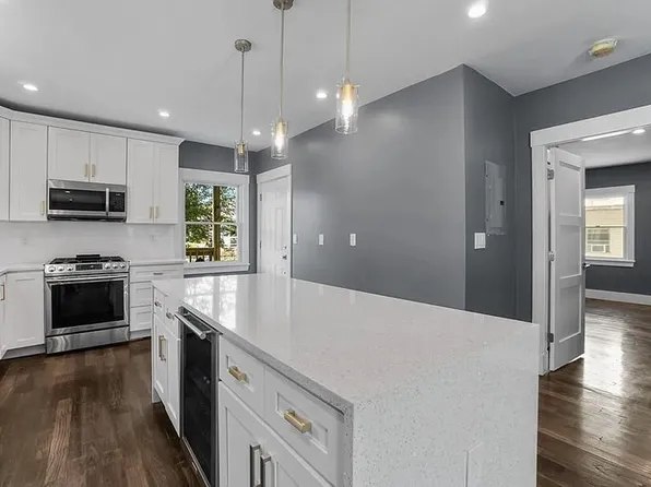 19 Harrison St #1, Boston, MA 02131