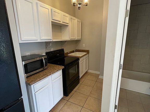 2nd image of 636 E Breckinridge St APT 2