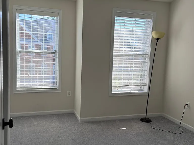 42885 Edgegrove Heights Ter — Photo 21