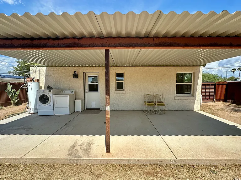 1231 N Belvedere Ave — Photo 23