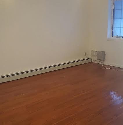 3rd image of 557 E 81st St #2
