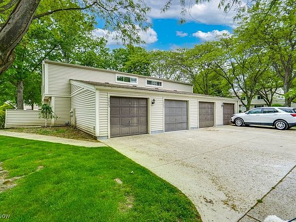 4th image of 3265 Bay Landing Dr