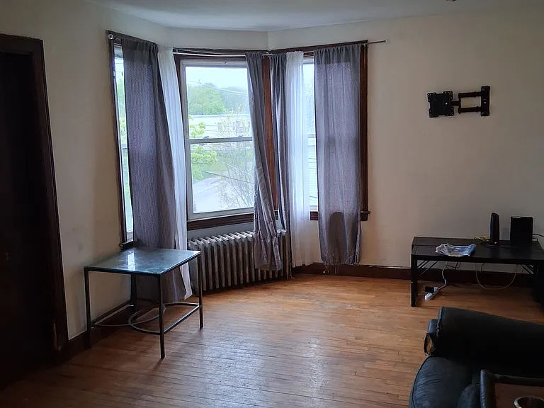 32 Tampa St #5 — Photo 1