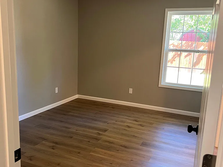 155 W Sunset St — Photo 6