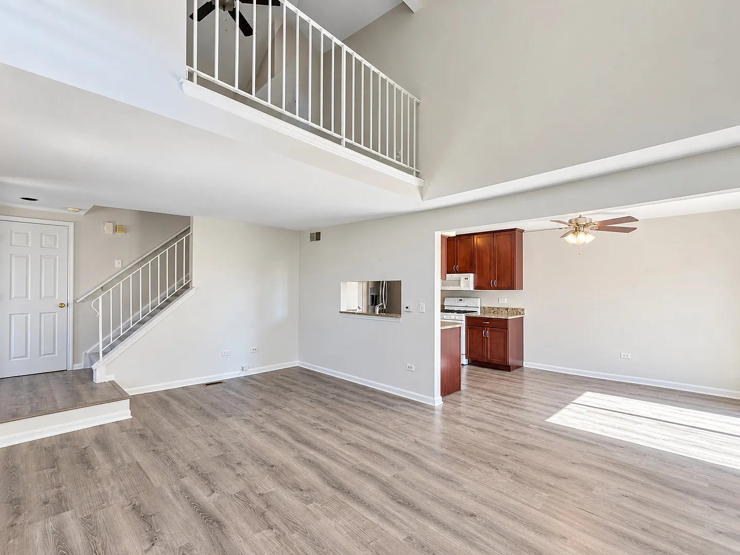 3 bed, 2.5 bath, 1500 sqft, $3,000 — Photo 3