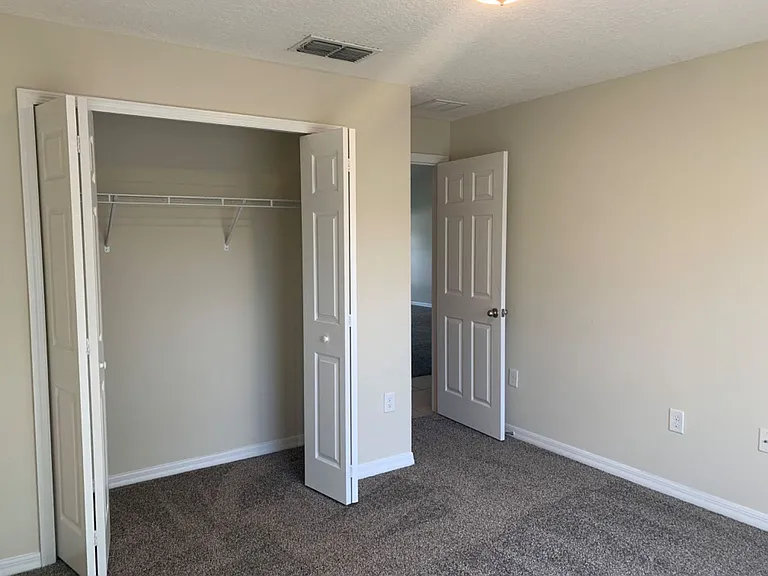 521 Montana Ave — Photo 6