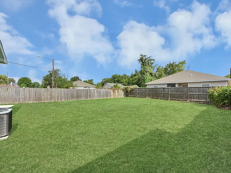 3703 Lila St — Photo 37