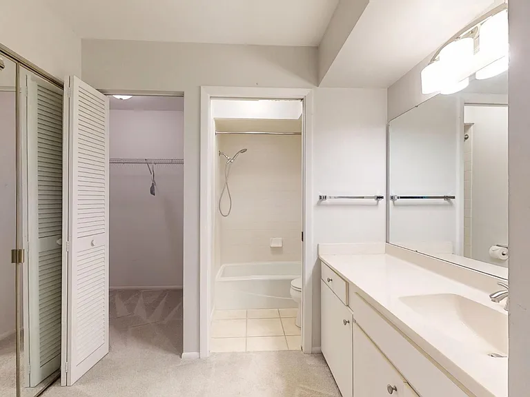 418 Spring Lakes Blvd — Photo 11