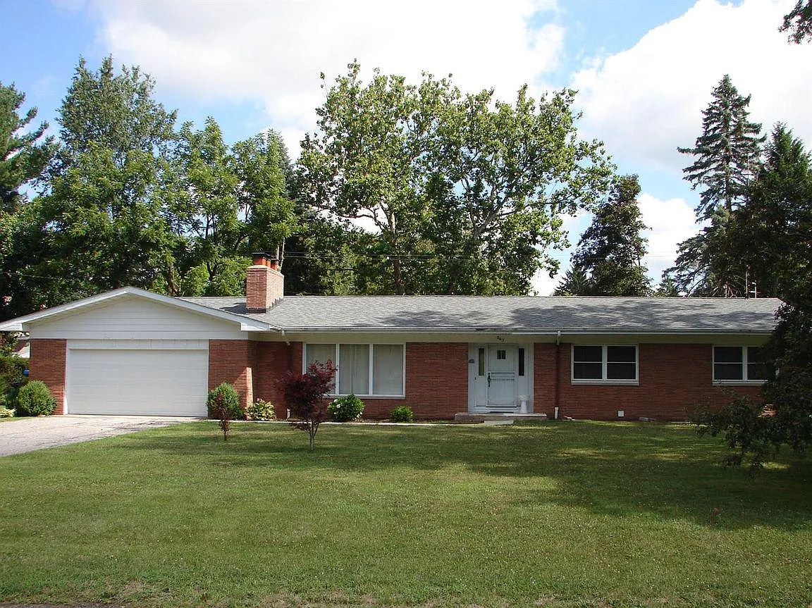207 Forest Dr photo 1