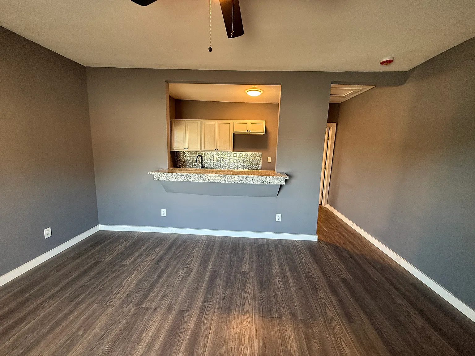 3433 Detonte St — Photo 3