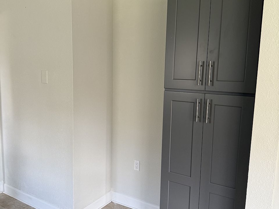 2nd image of 3316 Laplace St