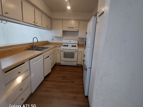 4th image of 340 S Steckel Dr APT C
